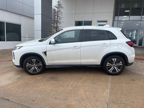 Used 2020 Mitsubishi Outlander Sport SE image 2