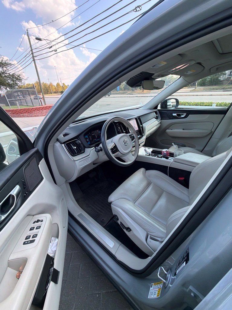 Used 2024 Volvo XC60 T8 Ultimate w/ Protection Package Premier AWD/4WD image 6