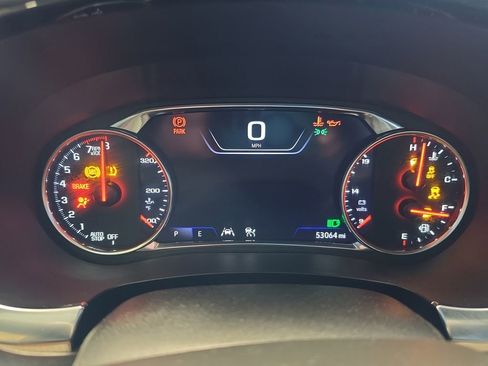 Used 2023 Chevrolet Traverse Premier FWD image 21