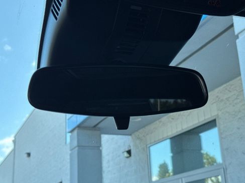 Used 2025 Chevrolet Traverse Z71 image 27