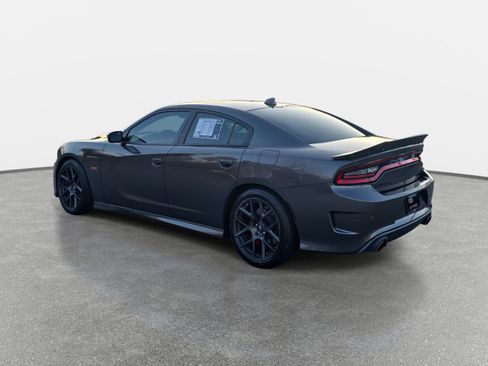 Used 2018 Dodge Charger R/T Scat Pack image 7