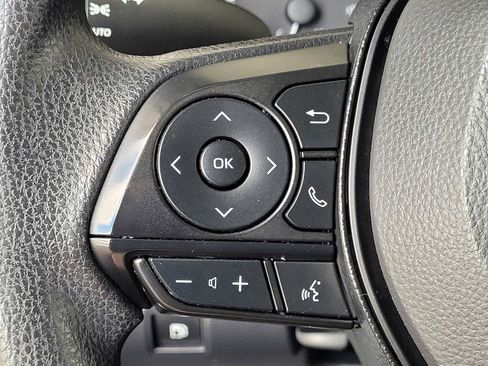Used 2025 Toyota Corolla LE FWD image 31