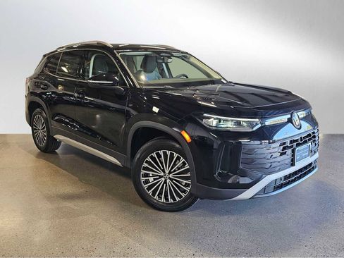 New 2025 Volkswagen Tiguan S image 1