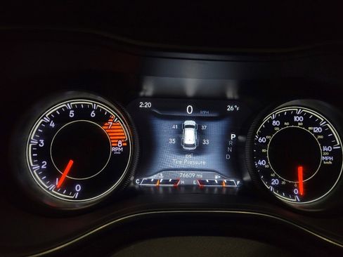 Used 2019 Jeep Cherokee Limited image 23