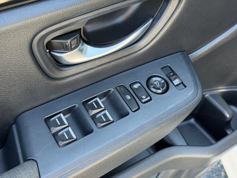 Used 2025 Honda Pilot Sport image 14