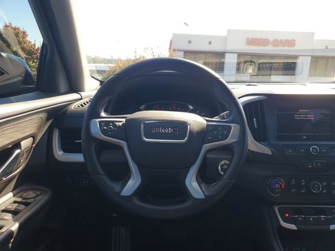 Used 2023 GMC Terrain SLE w/ Driver Convenience Package image 13