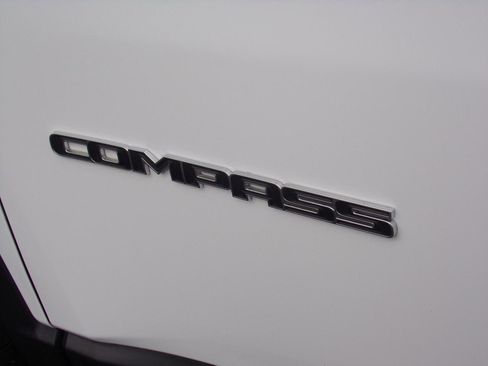 Used 2022 Jeep Compass Limited AWD/4WD image 10