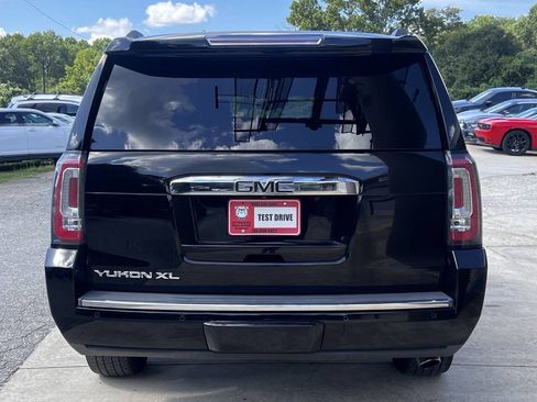 Used 2018 GMC Yukon XL Denali w/ Denali Ultimate Package AWD/4WD image 5