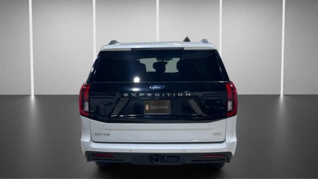 Used 2025 Ford Expedition Max Active RWD image 9