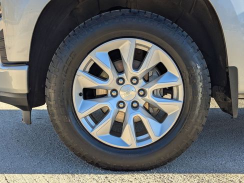 Used 2020 Chevrolet Silverado 1500 Custom w/ Custom Value Package image 32