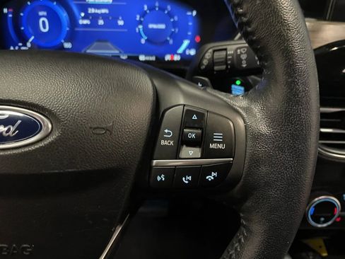 Used 2020 Ford Escape Titanium image 22