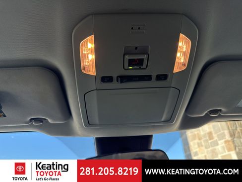 Used 2021 Toyota Highlander LE image 20