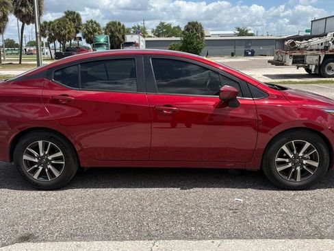 Used 2025 Nissan Versa SV image 2