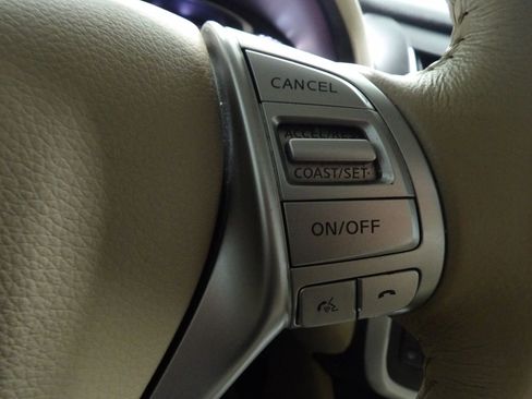 Used 2017 Nissan Altima 2.5 SL w/ Moonroof Package image 17