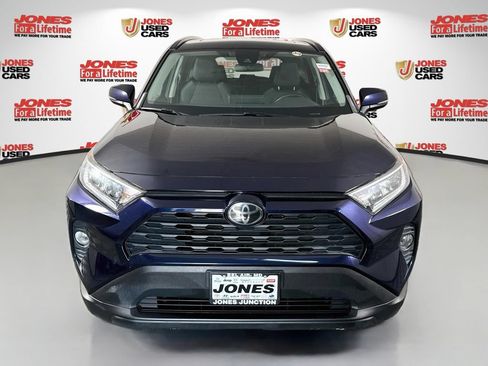 Used 2019 Toyota RAV4 XLE w/ Convenience Package FWD image 11