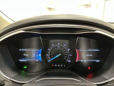 Used 2020 Ford Fusion SE FWD image 29