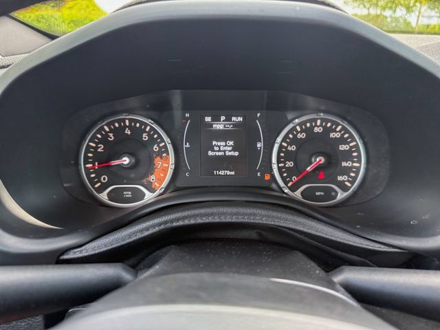 Used 2018 Jeep Renegade Altitude FWD image 21