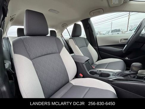 Used 2025 Toyota Corolla LE image 9