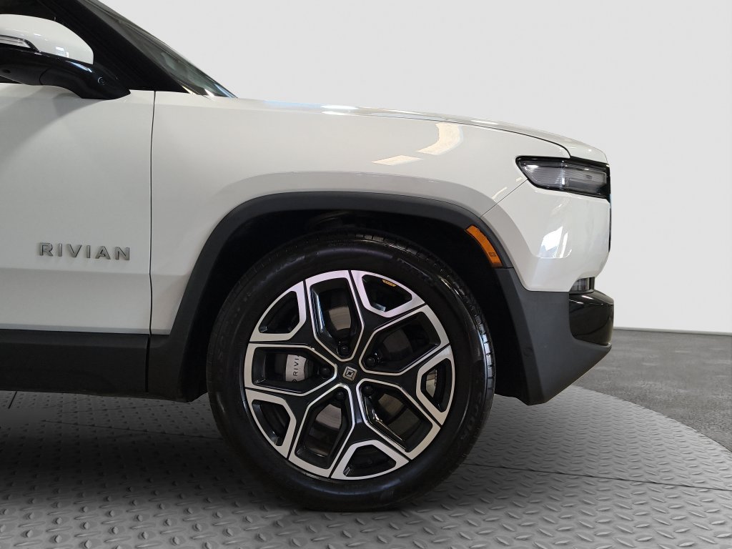 Used 2025 Rivian R1S Adventure Dual AWD/4WD image 17