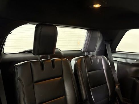 Used 2016 Ford Explorer XLT w/ Equipment Group 202A image 31