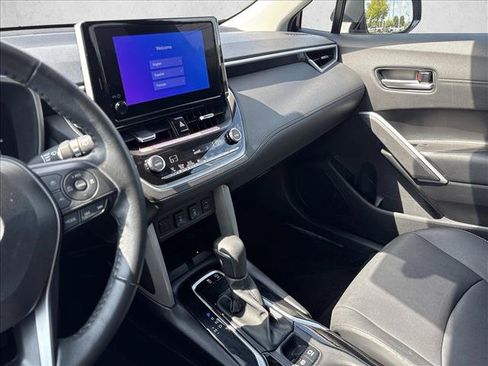 Certified 2025 Toyota Corolla Cross XLE FWD image 16