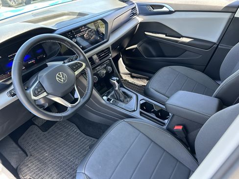 Used 2023 Volkswagen Taos SE w/ Panoramic Sunroof Package FWD image 16