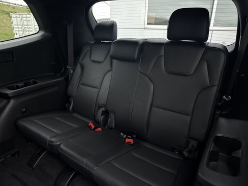 Used 2025 Kia Telluride AWD image 14