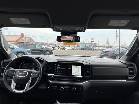 Used 2025 GMC Sierra 1500 SLT image 10