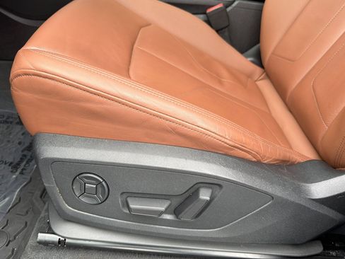 Used 2020 Audi Q3 2.0T Prestige w/ Prestige Package image 14