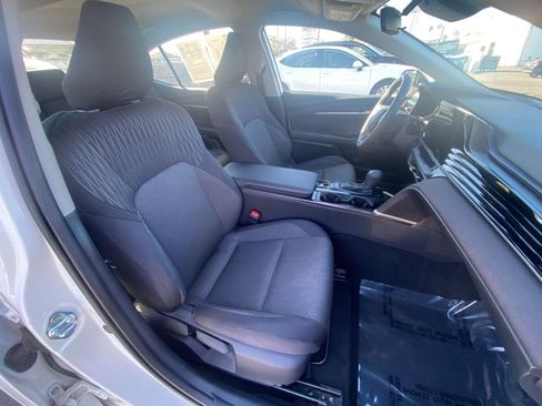 Used 2025 Toyota Camry LE image 36