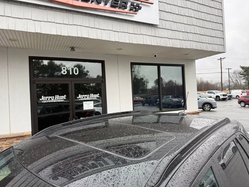 Used 2024 Chevrolet Trax RS w/ Sunroof Package image 12