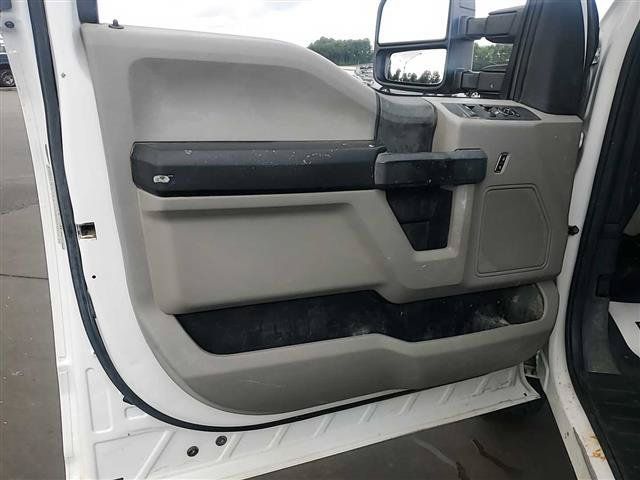 Used 2018 Ford F250 XL w/ Power Equipment Group AWD/4WD image 3