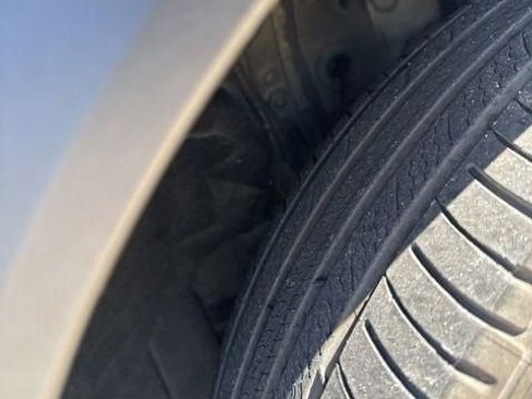 Used 2024 Toyota Highlander LE image 21