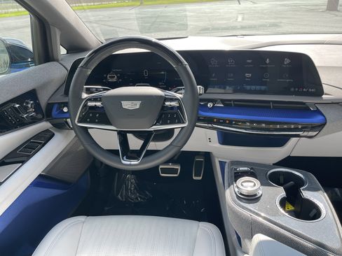 Used 2025 Cadillac Optiq Luxury 2 w/ LPO, Floor Liner Package AWD/4WD image 25