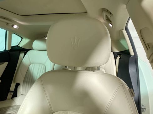 Used 2020 Maserati Levante GranLusso image 21