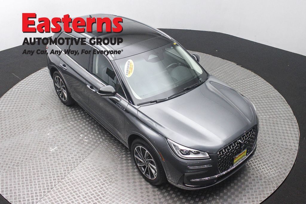 Used 2023 Lincoln Corsair Grand Touring w/ Equipment Group 301A AWD/4WD image 3