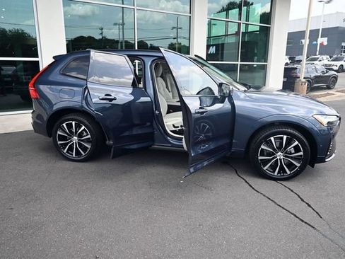 Used 2024 Volvo XC60 B5 Ultimate w/ Protection Package Premier AWD/4WD image 36