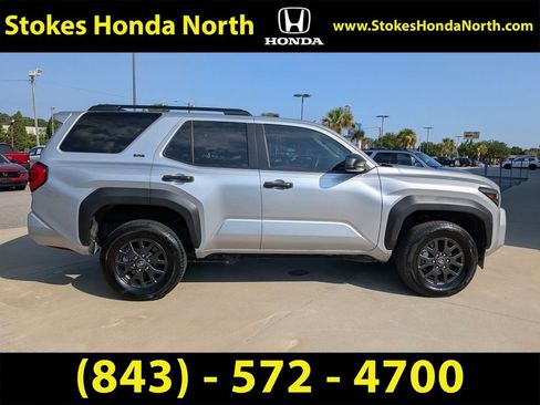 Used 2025 Toyota 4Runner SR5 AWD/4WD image 9