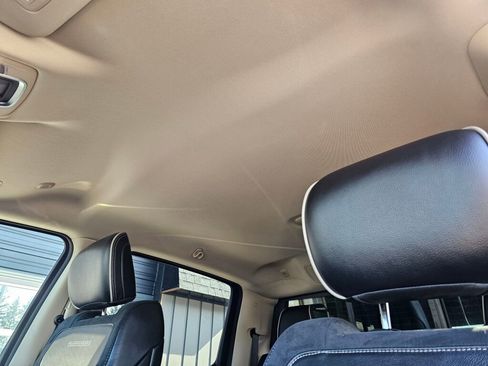Used 2019 RAM 1500 Laramie AWD/4WD image 23
