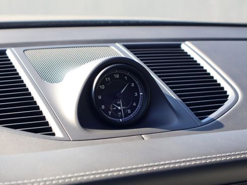 New 2026 Porsche Macan image 21