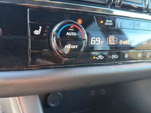 Used 2023 Nissan Pathfinder Rock Creek AWD/4WD image 27