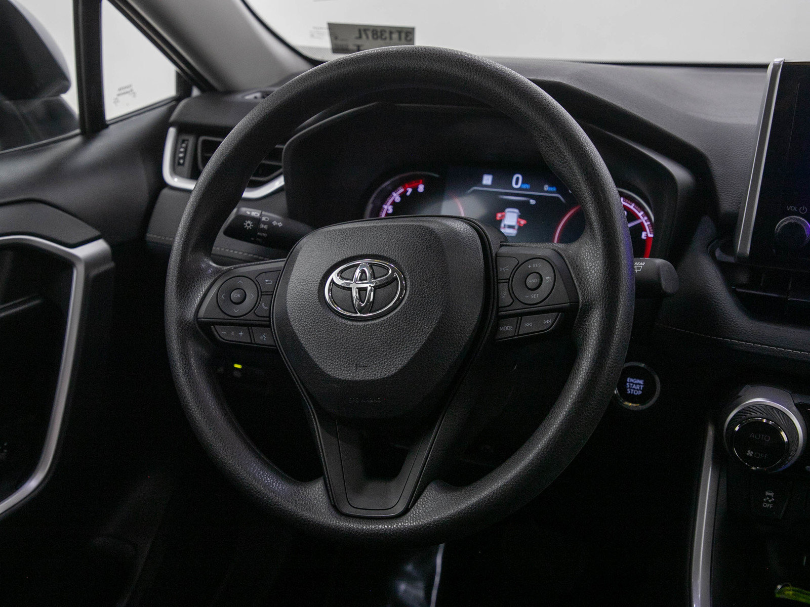 Used 2024 Toyota RAV4 XLE AWD/4WD image 16