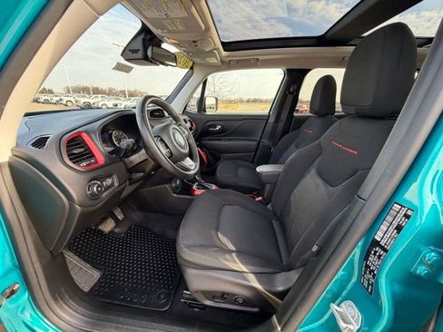 Used 2020 Jeep Renegade Trailhawk w/ Cold Weather Group image 16