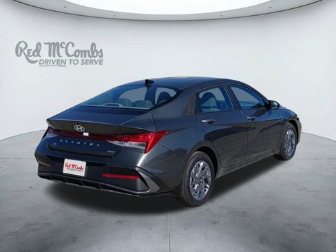 New 2025 Hyundai Elantra Blue image 5