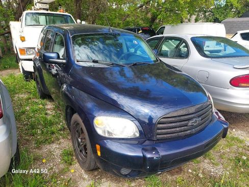 Used 2011 Chevrolet HHR LT FWD image 2
