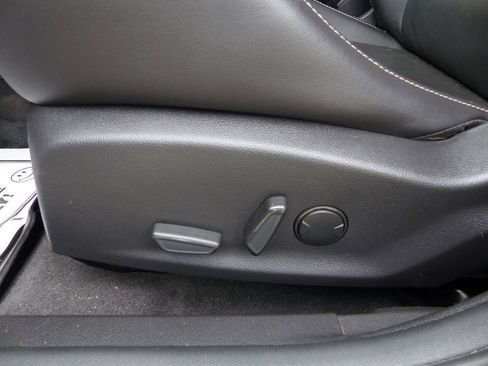 Used 2018 Ford Focus ST w/ Equipment Group 402A FWD image 32
