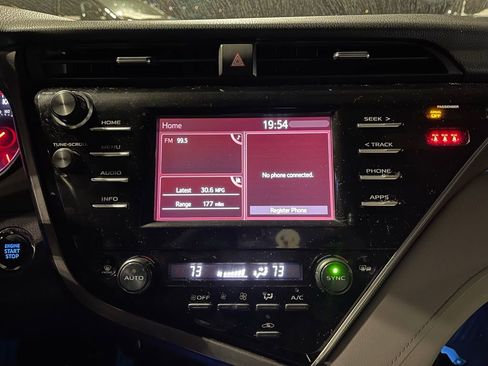 Used 2018 Toyota Camry XSE w/ Protection Package (Q2) image 9