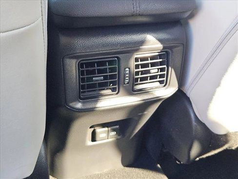 Used 2022 Toyota RAV4 Limited image 17