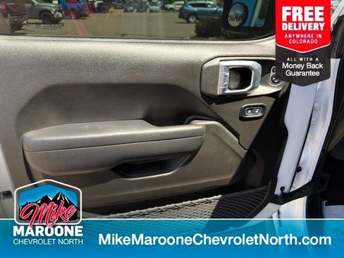 Used 2024 Jeep Gladiator Rubicon w/ Convenience Group AWD/4WD image 15