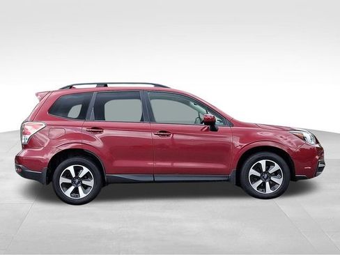 Used 2018 Subaru Forester 2.5i Premium w/ All-Weather Package AWD/4WD image 7
